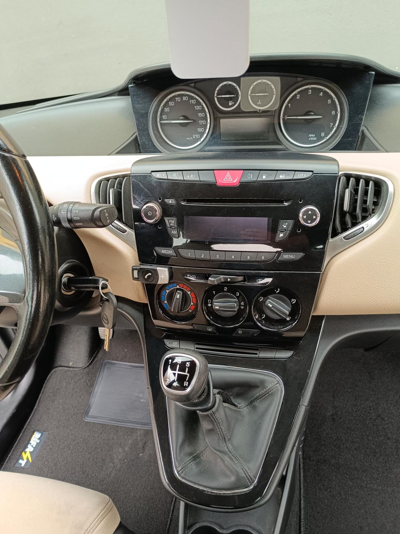 Lancia Ypsilon 1.2 69 CV 5 porte GPL Ecochic Gold