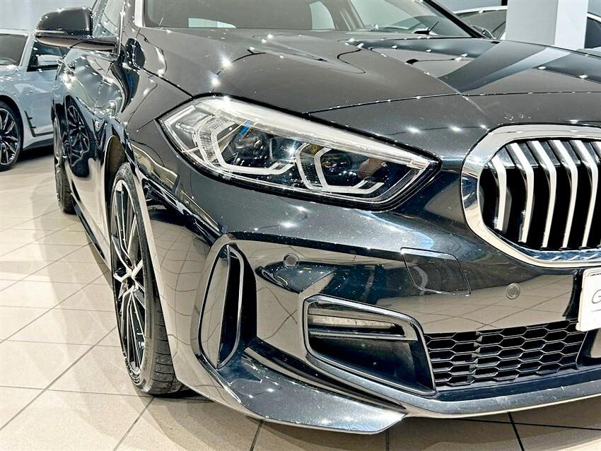 Bmw 118 118d 5p. Msport