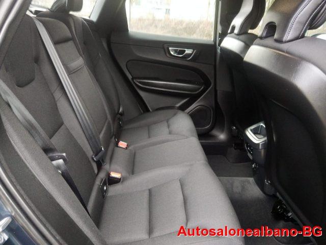 VOLVO XC60 B4 (d) AWD Geartronic Momentum