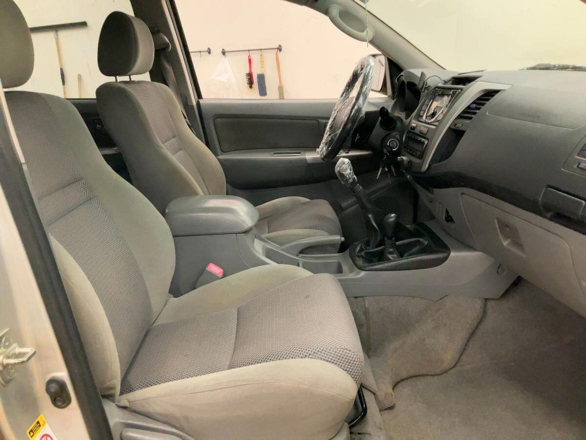 Toyota Hilux 3.0 D-4D 4WD 4p. Doub. Cab SR+