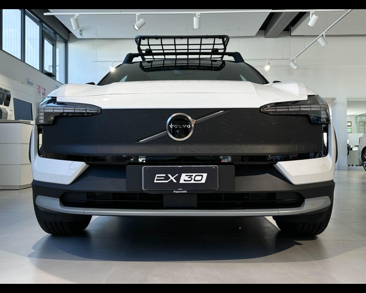 VOLVO EX30 Cross Country Ultra Twin Motor Performance