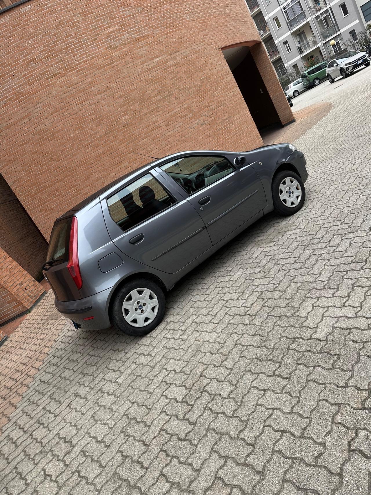 Fiat Punto 1.2i cat 5 porte EL