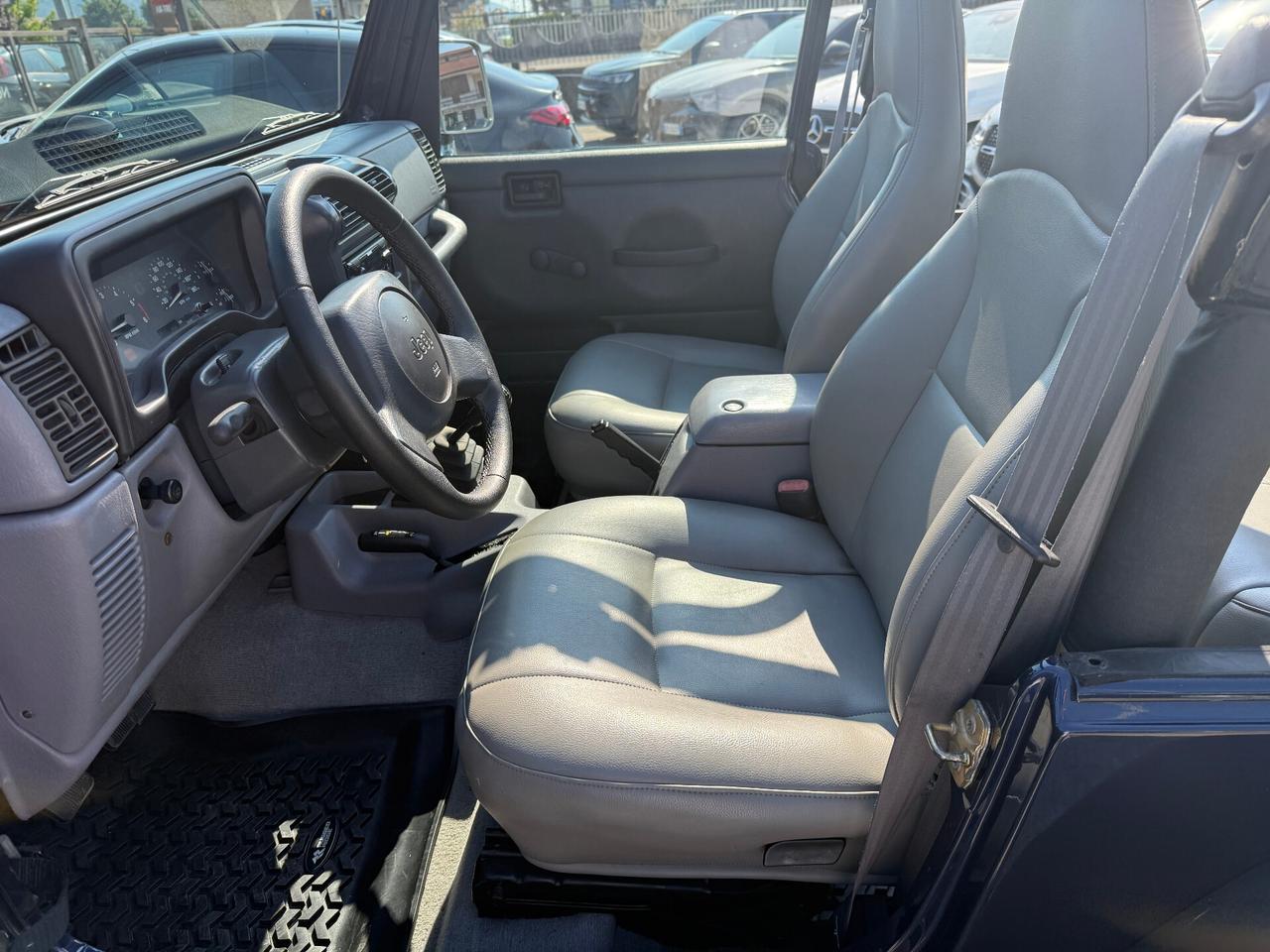 Jeep Wrangler 2.5 cat Soft top (EU)