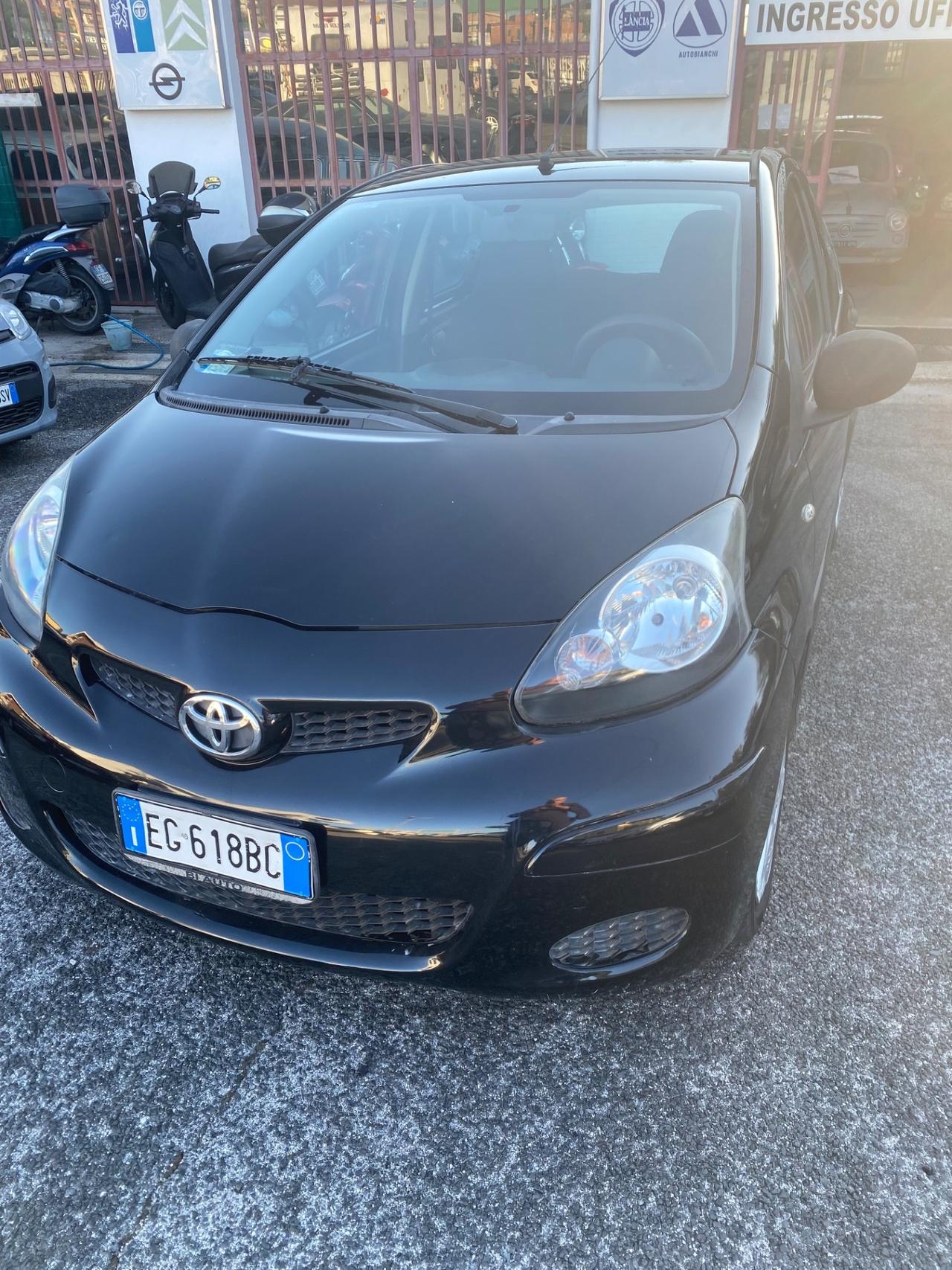 Toyota Aygo 1.0 12V VVT-i 5 porte Sol Connect