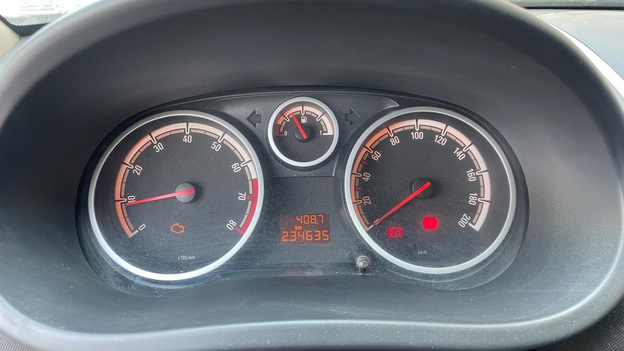 Opel Corsa 1.2 5 porte Enjoy benzina e gas