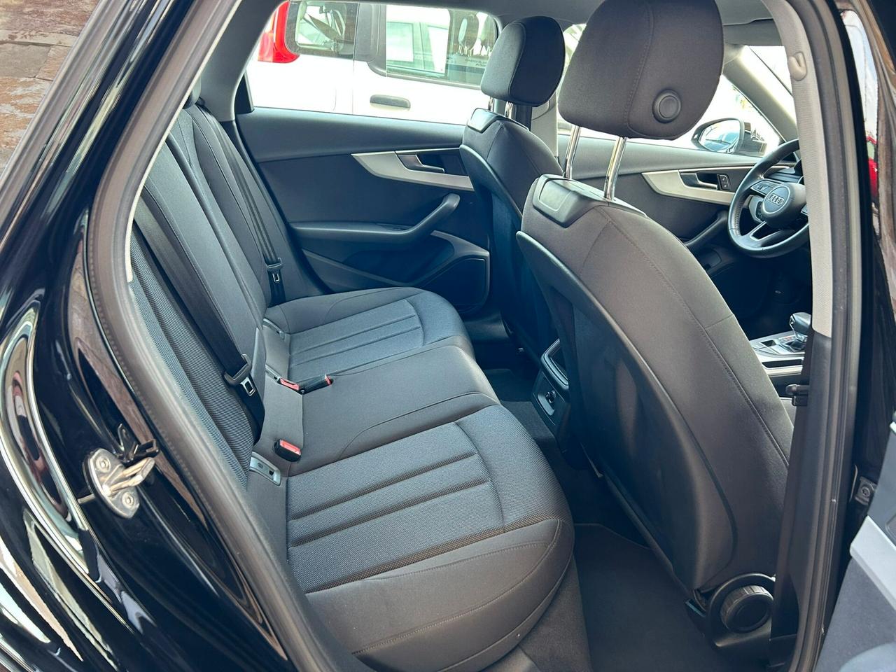 Audi A4 Avant 30 2.0 tdi mhev Business 136cv s-tronic