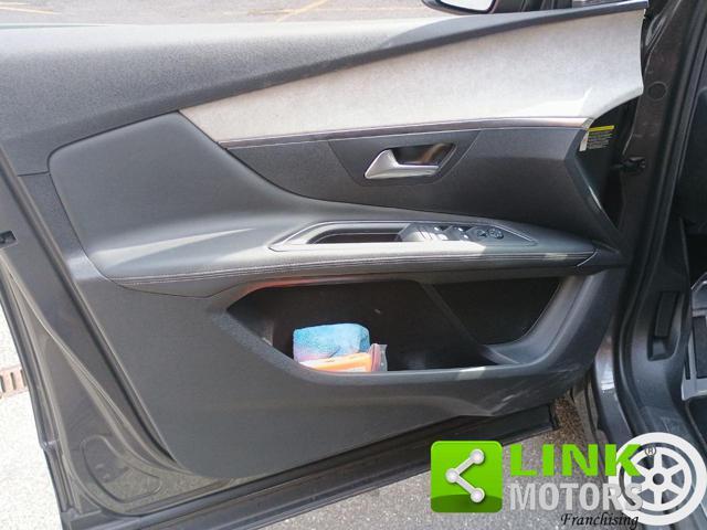 PEUGEOT 3008 Hybrid4 300 e-EAT8 GT Line