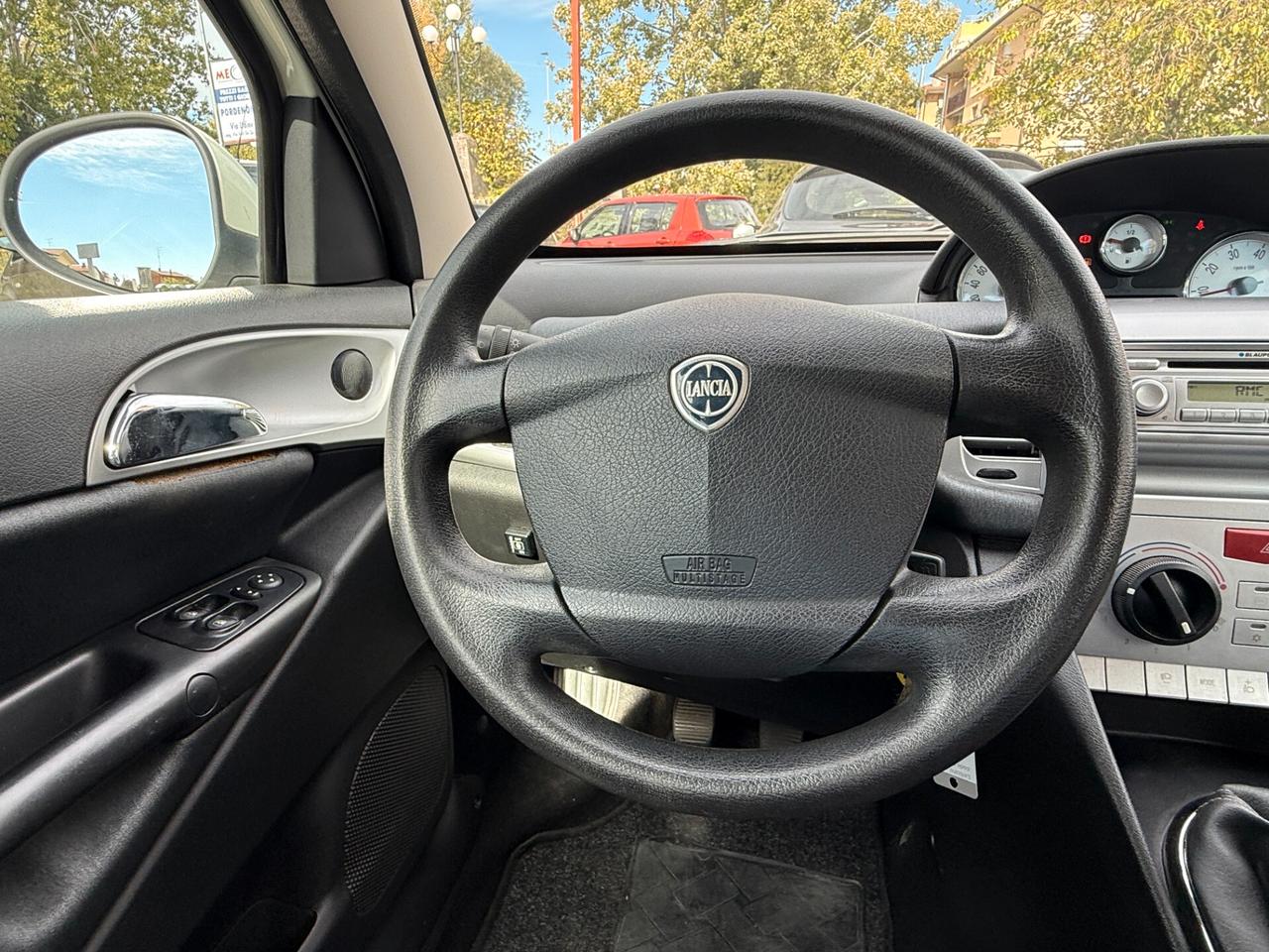 Lancia Ypsilon 1.4 Argento Ecochic GPL