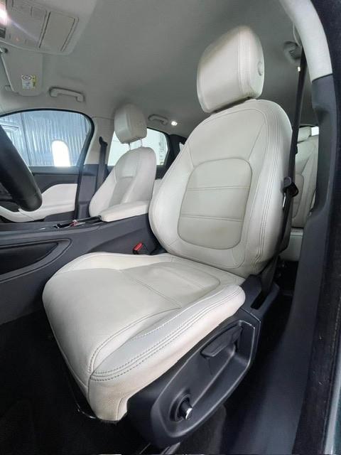 Jaguar F-Pace 3.0 D V6 300 CV AWD aut. R-Sport