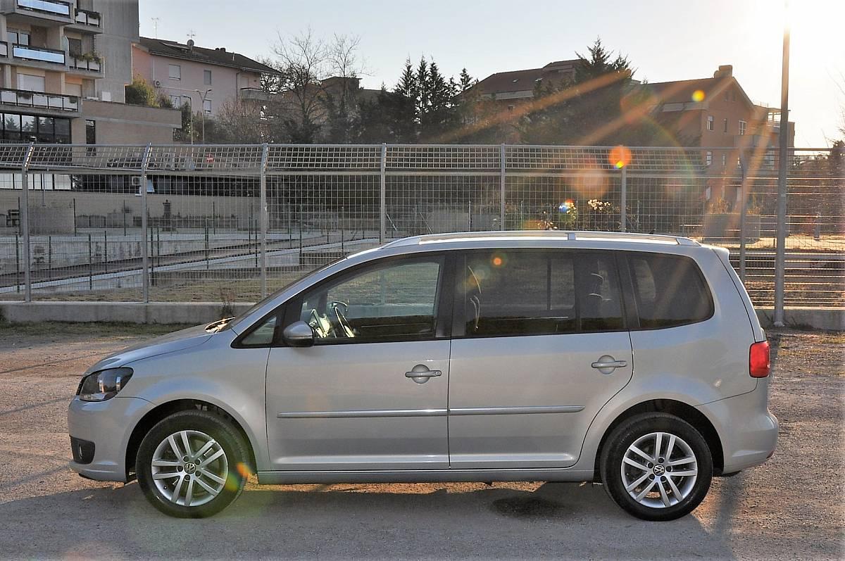 VOLKSWAGEN Touran 1.4 TSI Highline EcoFuel