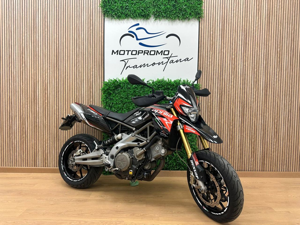 APRILIA DORSODURO 750 FACTORY 2011 DA 99€ AL MESE