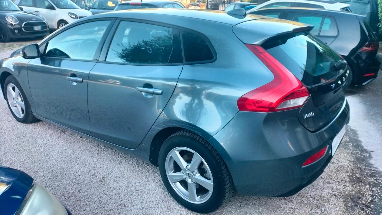 Volvo V40 D2 Momentum **130000KM** PREZZO REALE