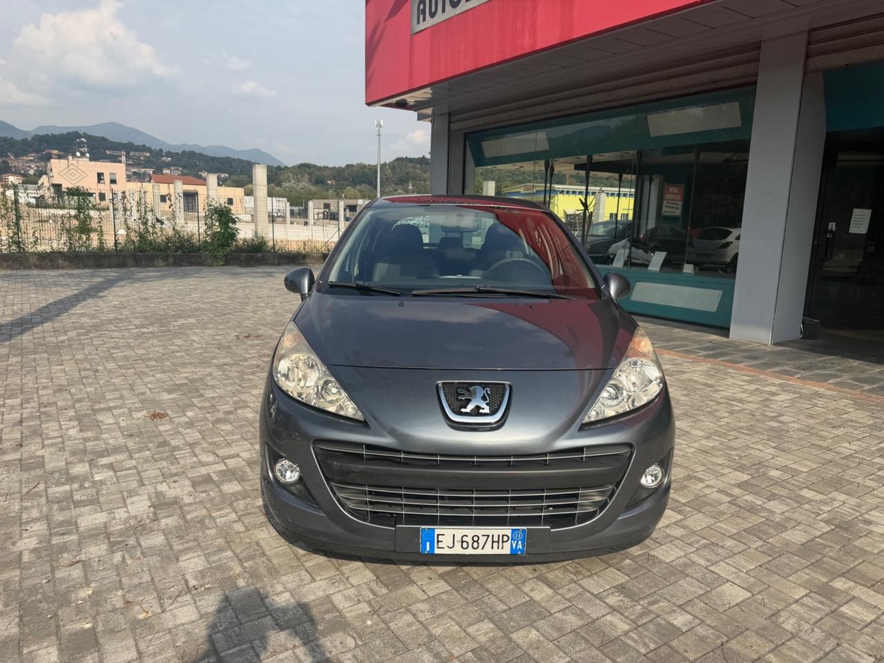 Peugeot 207 1.4 Benzina 2011 87.000KM - NEOPATENTATI