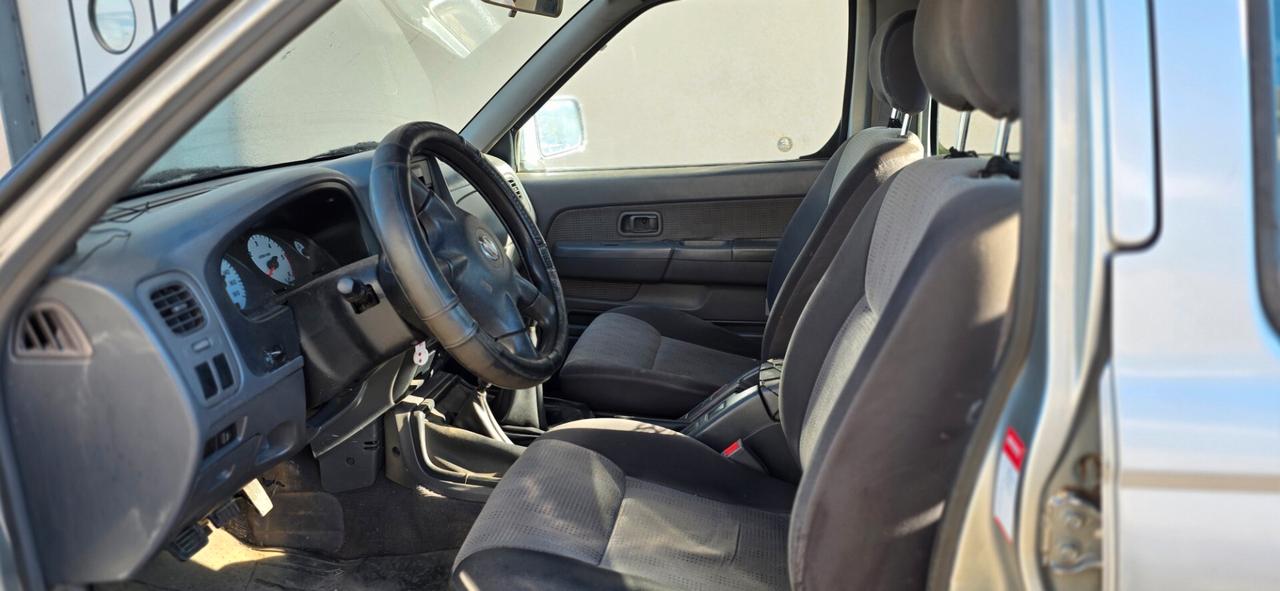 NISSAN NAVARA CREW CAB 2,5