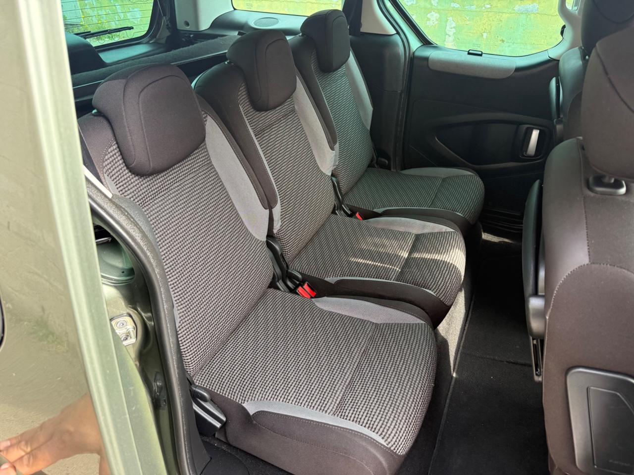 Peugeot Partner Tepee 1.6 Benzina 120CV Outdoor