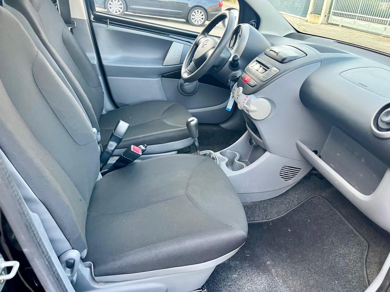 Toyota Aygo 1.0benz 2011 122.000km perfetta per neopatentati