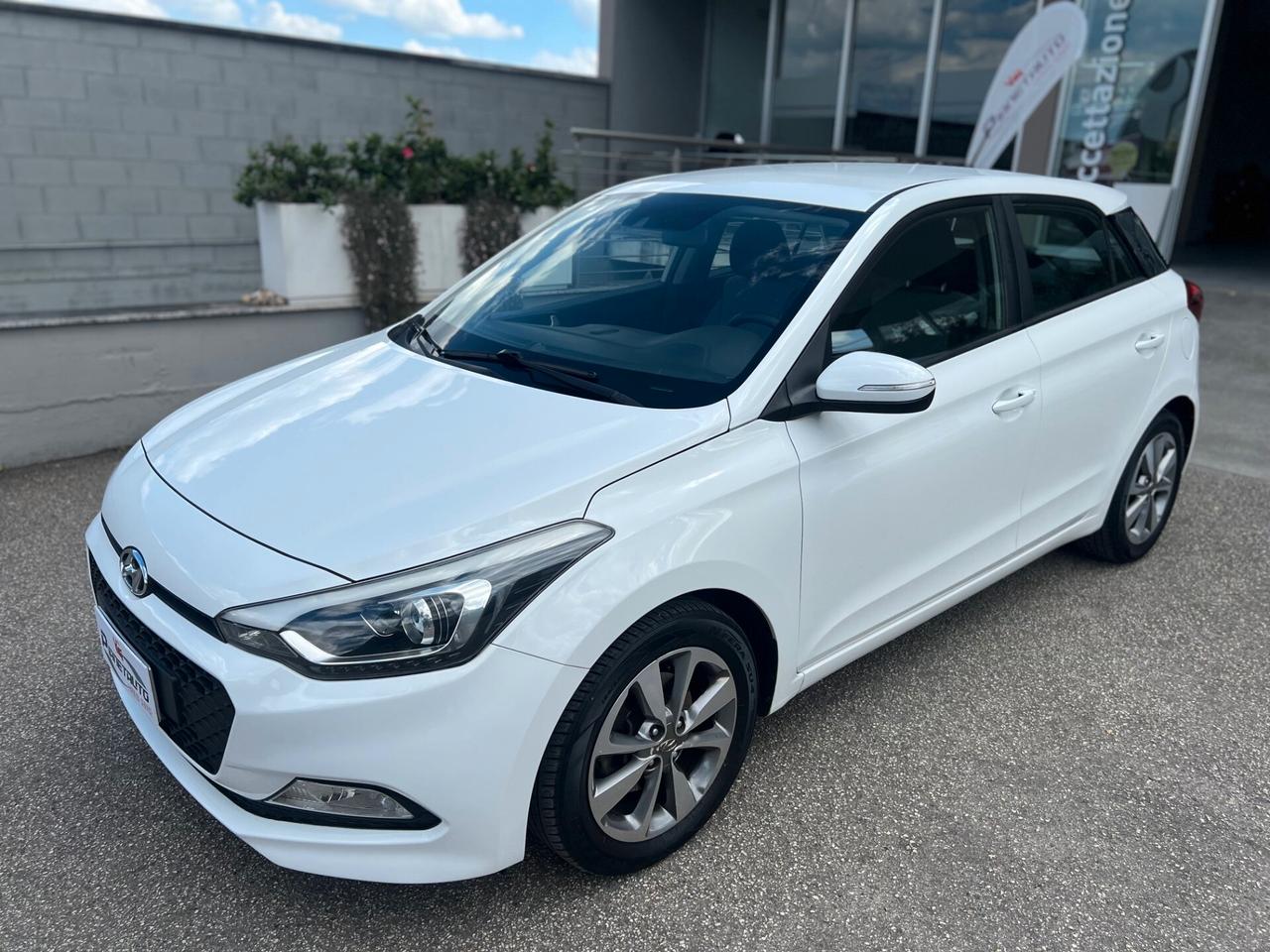Hyundai i20 5p 1.1 crdi Comfort 75cv CLIMA/TELPDC OK NEOPAT.