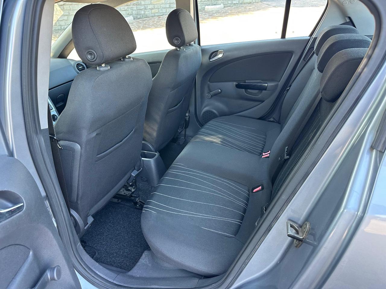 Opel Corsa 1.2 5 porte Easytronic Enjoy NEOPATENTATI