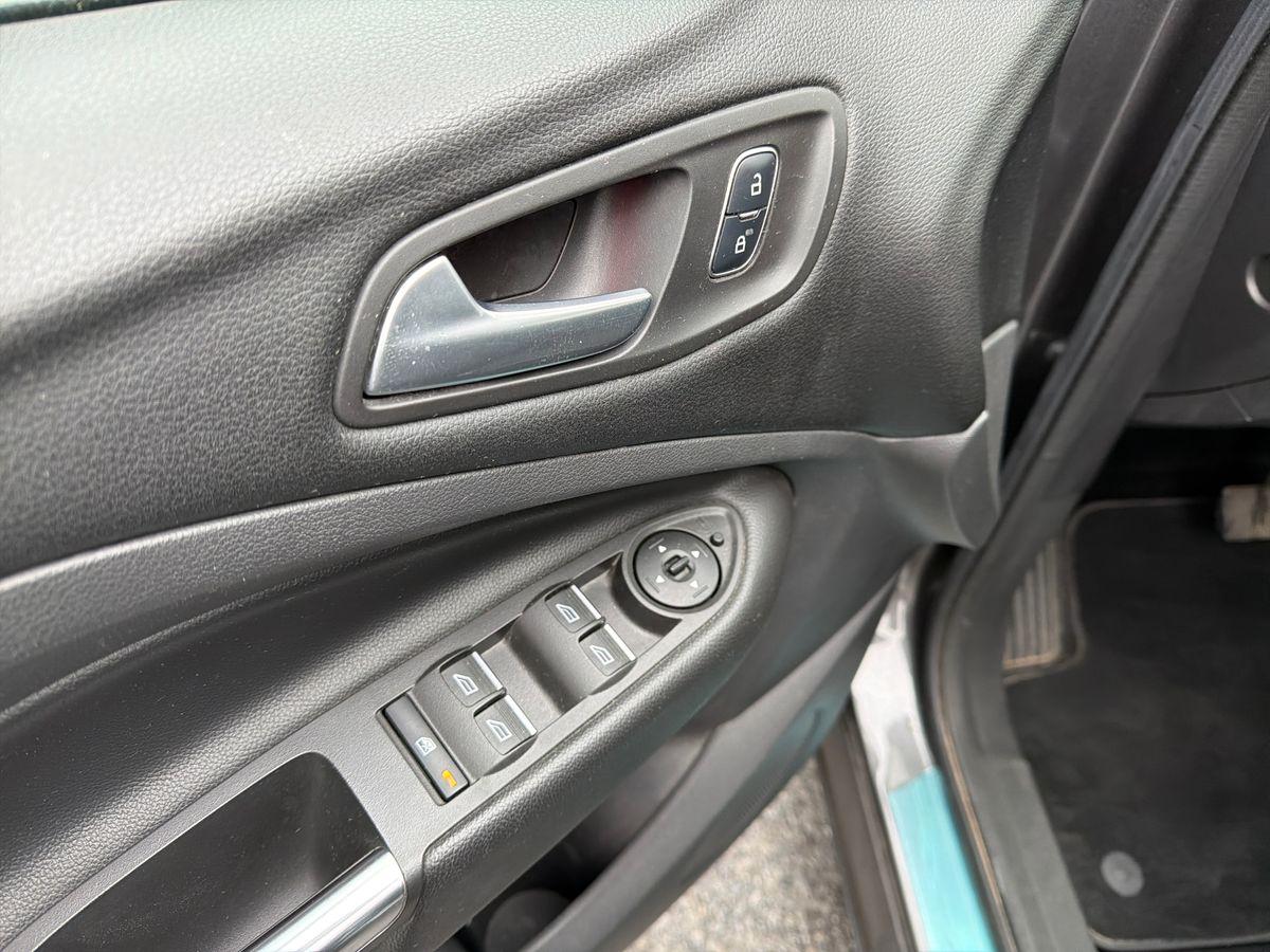 FORD Kuga 1.5 tdci Titanium s&s 2wd 120cv powershift