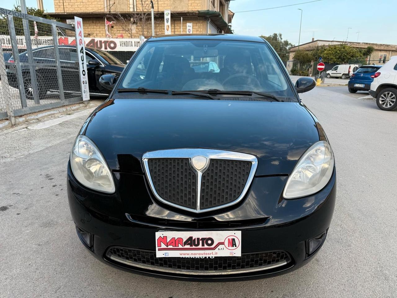 Lancia Ypsilon 1.3 MJT 90 CV Platino