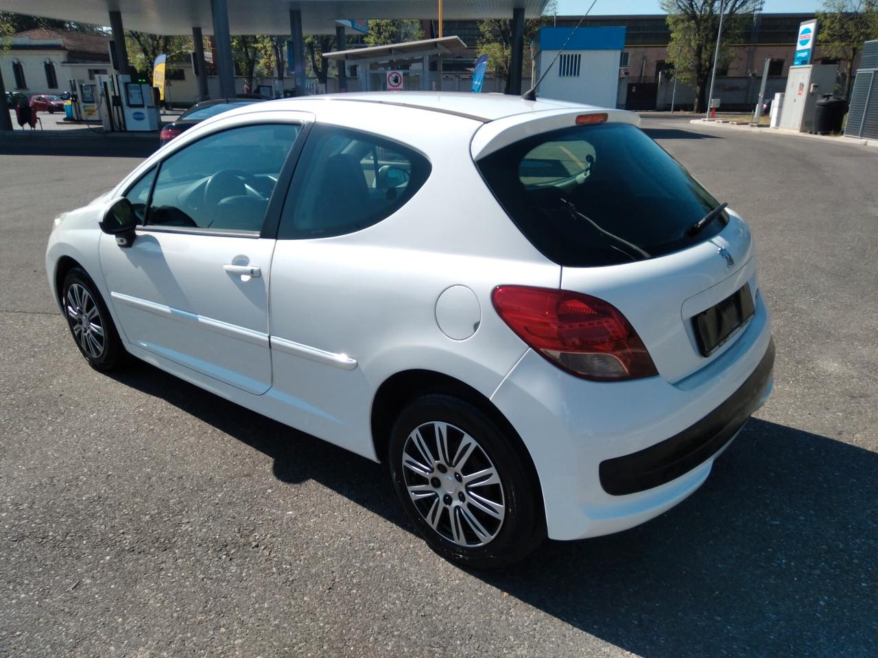 Peugeot 207 1.4 8V 75CV 3p. Energie ECO GPL x neopatentati