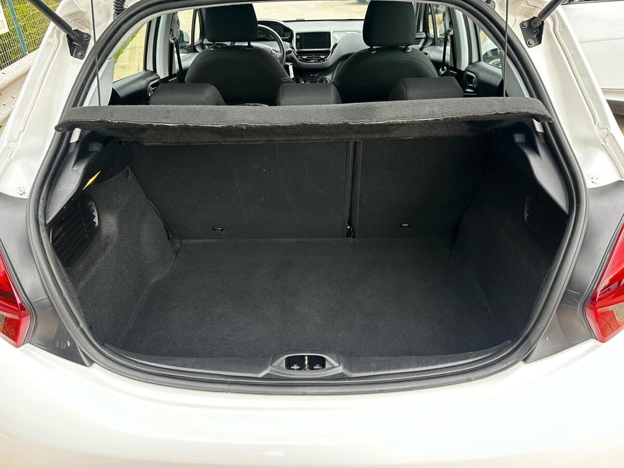 Peugeot 208 1.2 benzina 82 cv 2016