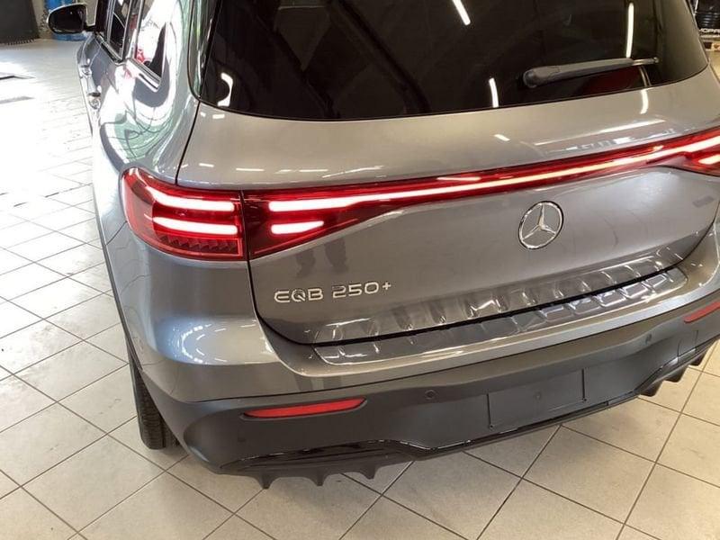 Mercedes-Benz EQB 250+ AMG Line Advanced