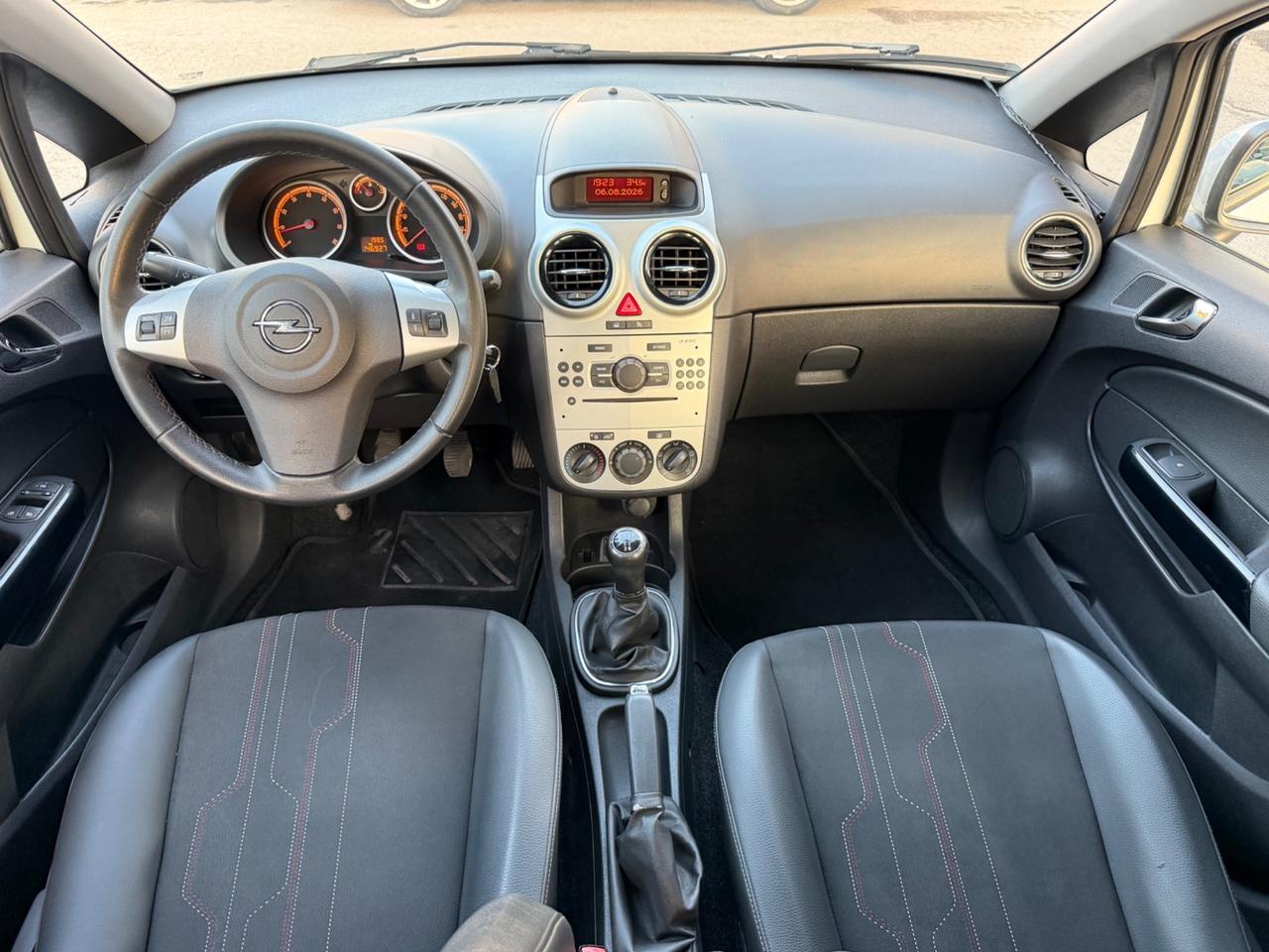 Opel Corsa 1.2 benzina 85 cv 2012