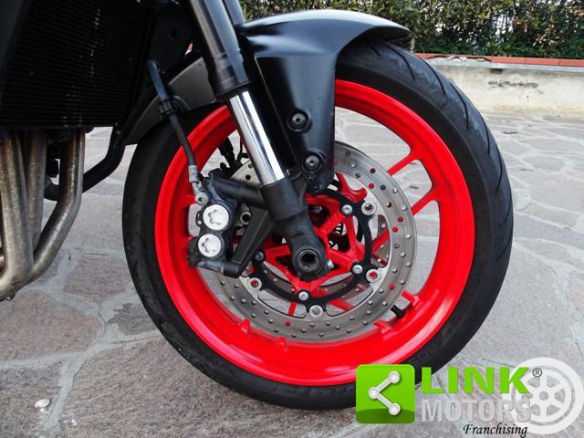 YAMAHA MT-09 -