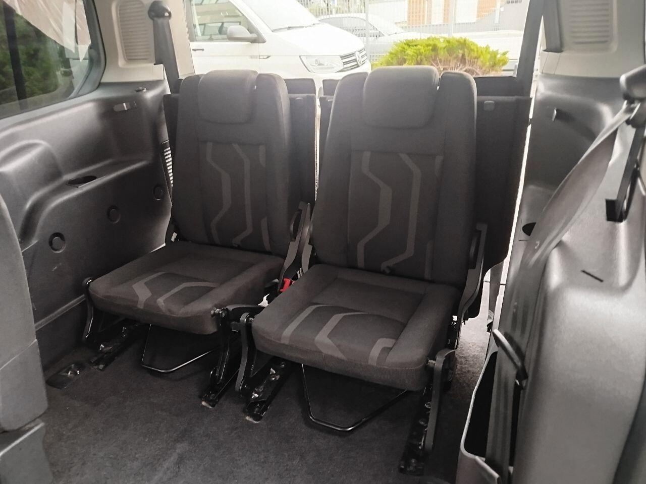 Ford Tourneo Connect Connect7 1.6 TDCi 115 CV Plus 7 POSTI