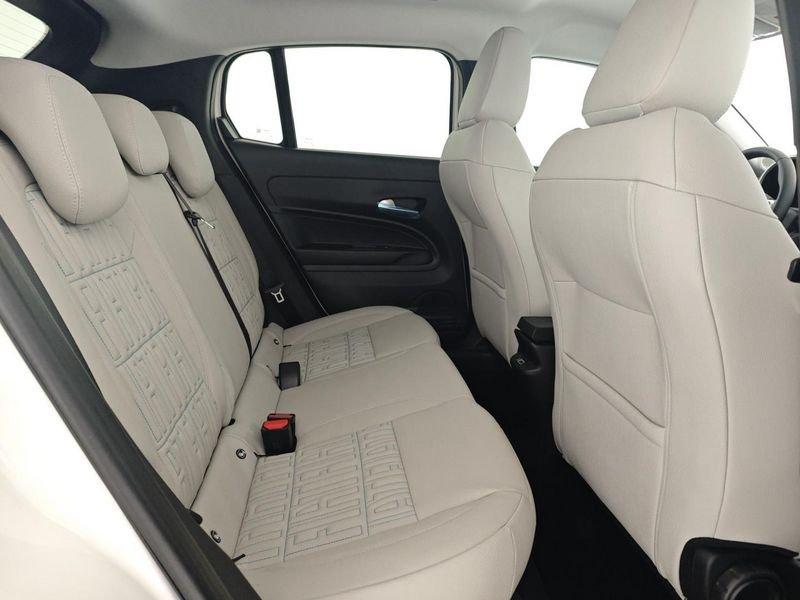 FIAT 600 Hybrid DCT MHEV La Prima