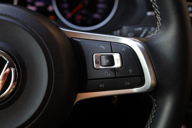 VOLKSWAGEN Tiguan 2.0 TDI Sport R-LINE 19" Full LED ACC Radar