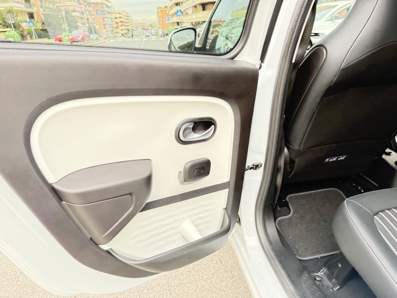 Renault Twingo TCe 95 CV Intens LED PELLE NAVI SEDILI RISCALDATI PDC BLUETOOTH CAR PLAY KAMERA CLIMA AUTOMAT