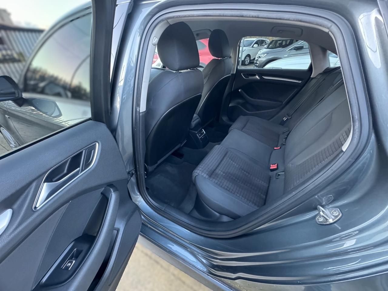 Audi A3 Sedan 1.6 TDI S tronic Design