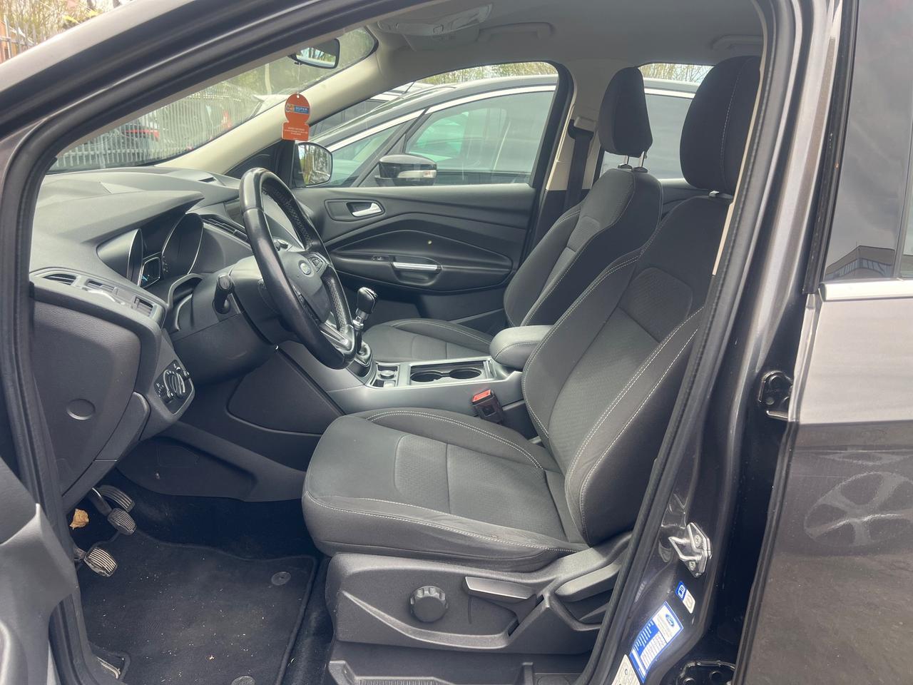 Ford Kuga 1.5 TDCI 120 CV Business gancio traino