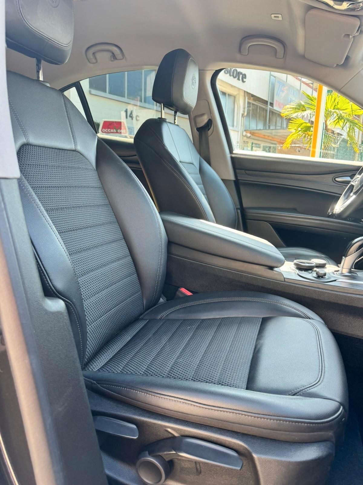Alfa Romeo Stelvio 2.2 Turbodiesel 180 CV AT8 RWD Business