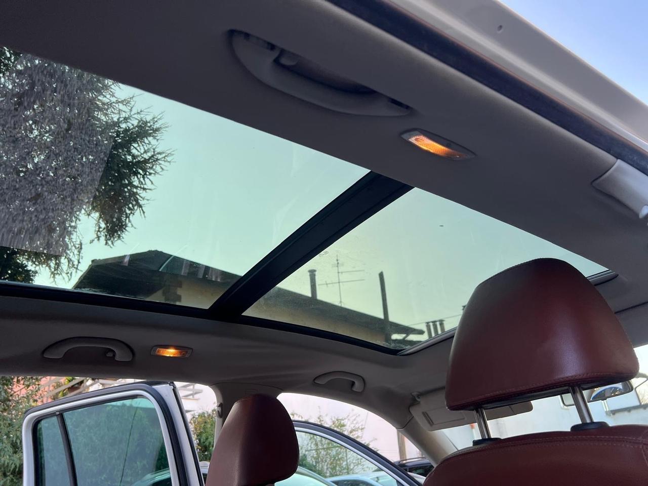 Volkswagen Tiguan 2.0 16V TDI DPF Sport & Style (18°)