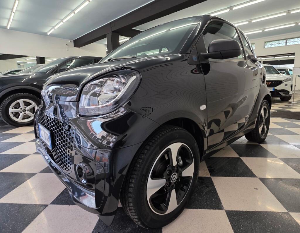Smart ForTwo EQ elettrica cabrio Passion