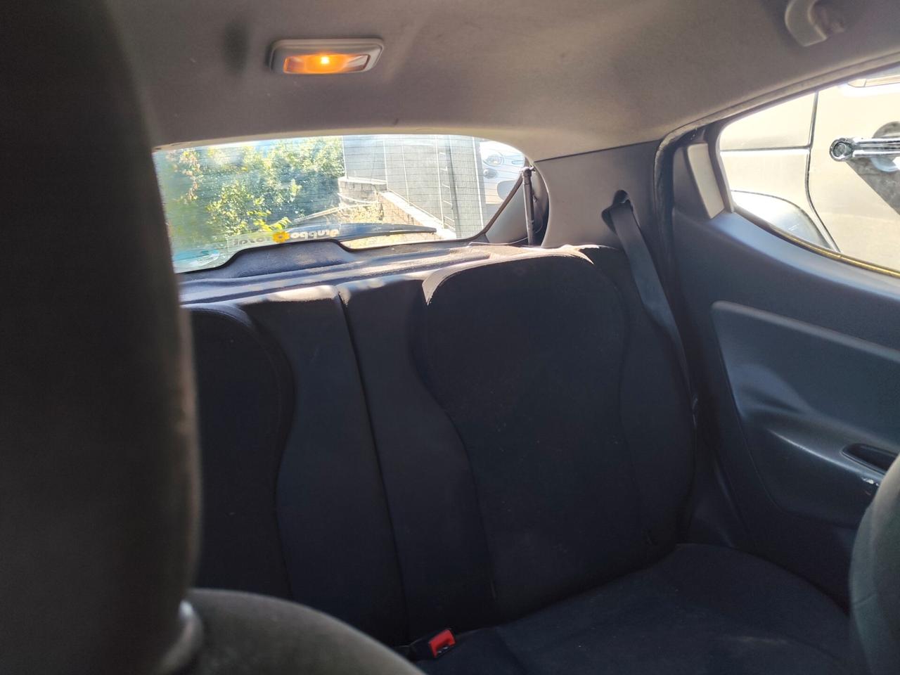 Lancia Ypsilon 1.2 69 CV 5 porte GPL Ecochic Silver