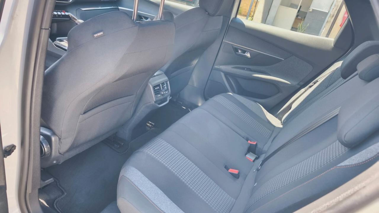 Peugeot 3008 BlueHDi 130 S&S Active Pack