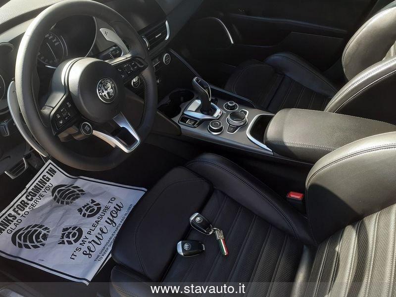 Alfa Romeo Giulia Giulia 2.2 Turbodiesel 210 CV AT8 AWD Q4 Veloce