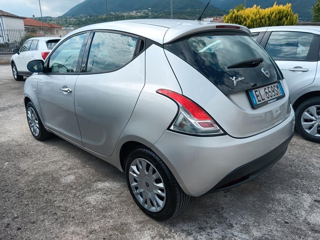 Lancia Ypsilon 1.2 69 CV Unyca