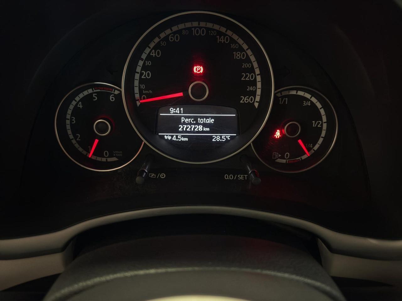 Volkswagen Maggiolino 1.6 tdi Design 105cv