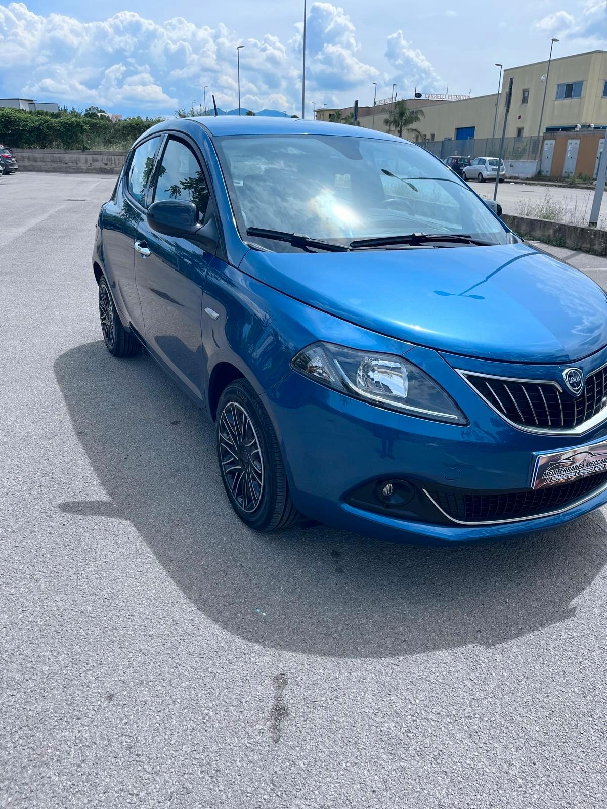 Lancia Ypsilon 1.2 69 CV 5 porte GPL Alberta Ferretti