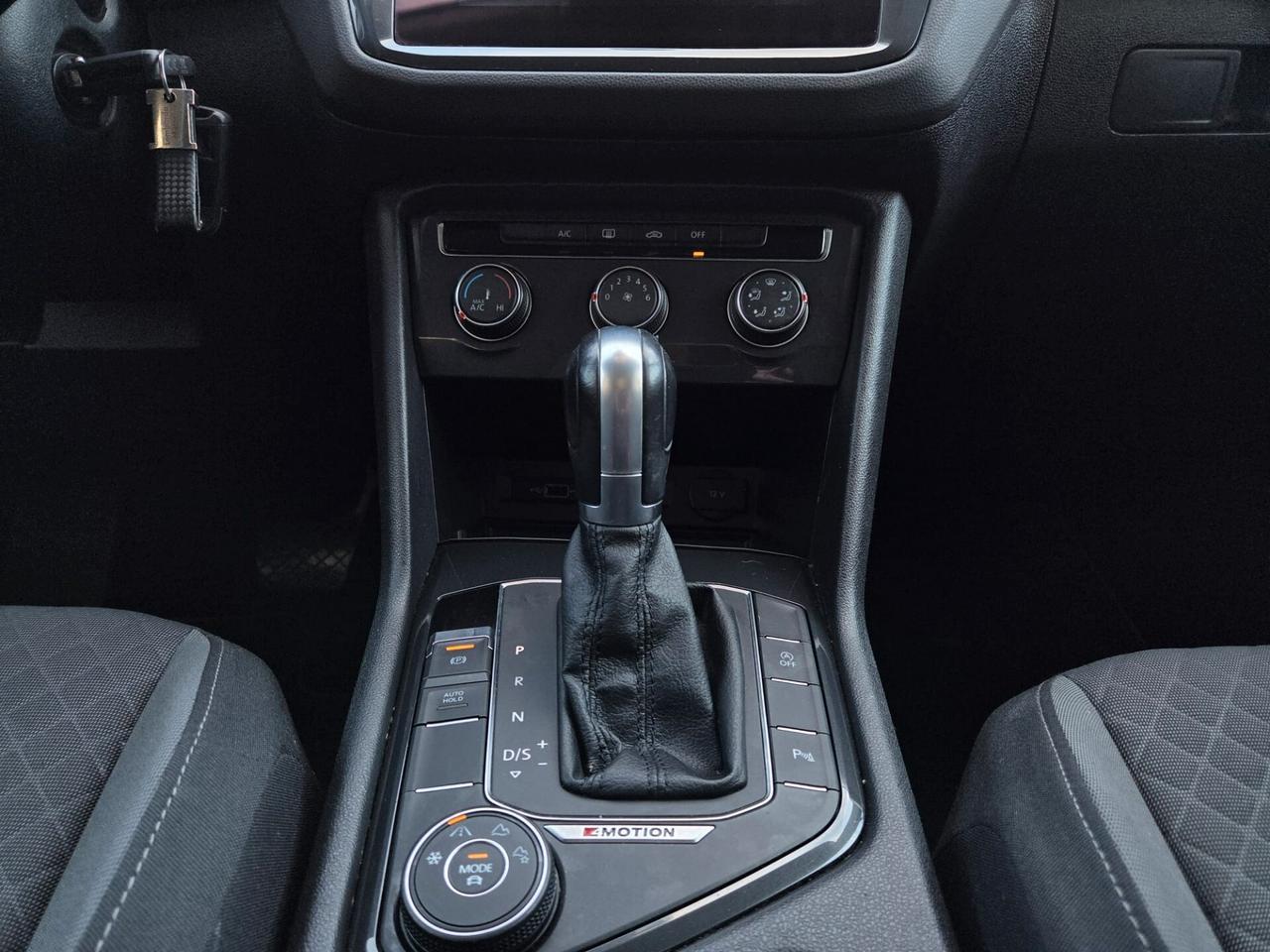 Volkswagen Tiguan 2.0 TDI SCR DSG 4MOTION Sport BMT