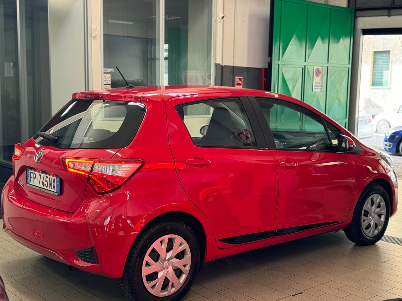 Toyota Yaris 1.0 5 porte PREZZO REALE garanzia 12 mesi