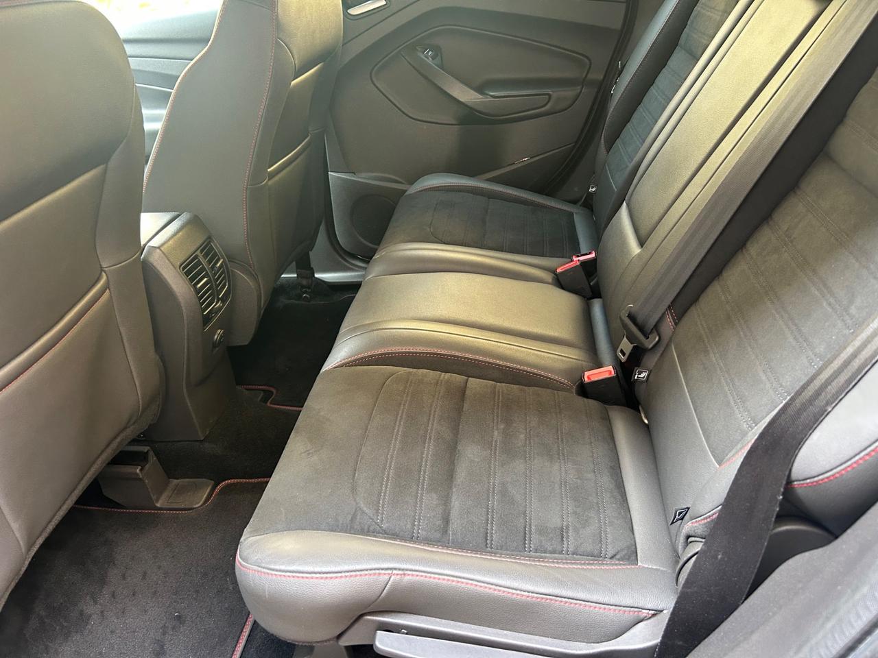 Ford Kuga 2.0 TDCI 180 CV 4WD Powershift ST-Line