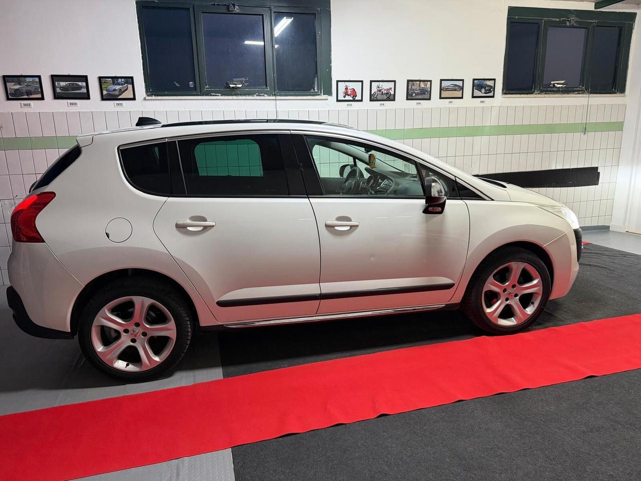 Peugeot 3008 1.6 e-HDi 112CV cambio robotizzato S.&S. Business
