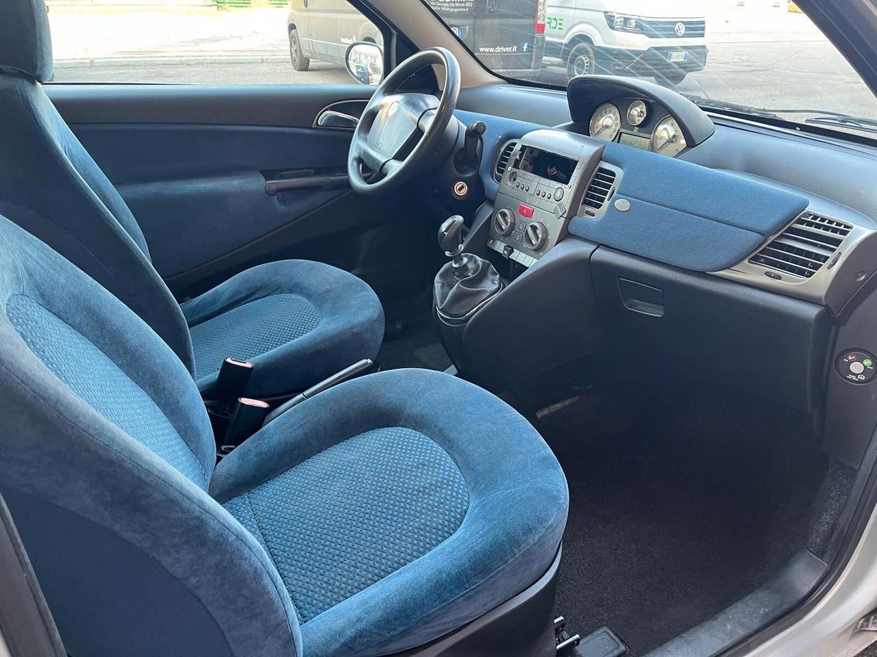 Lancia Ypsilon 1.2 60CV-NEOPATENTATI OK-DISTRIBUZIONE OK