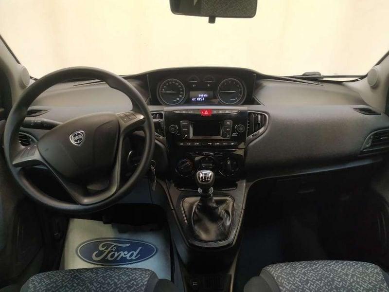 Lancia Ypsilon 1.0 firefly hybrid Silver s&s 70cv